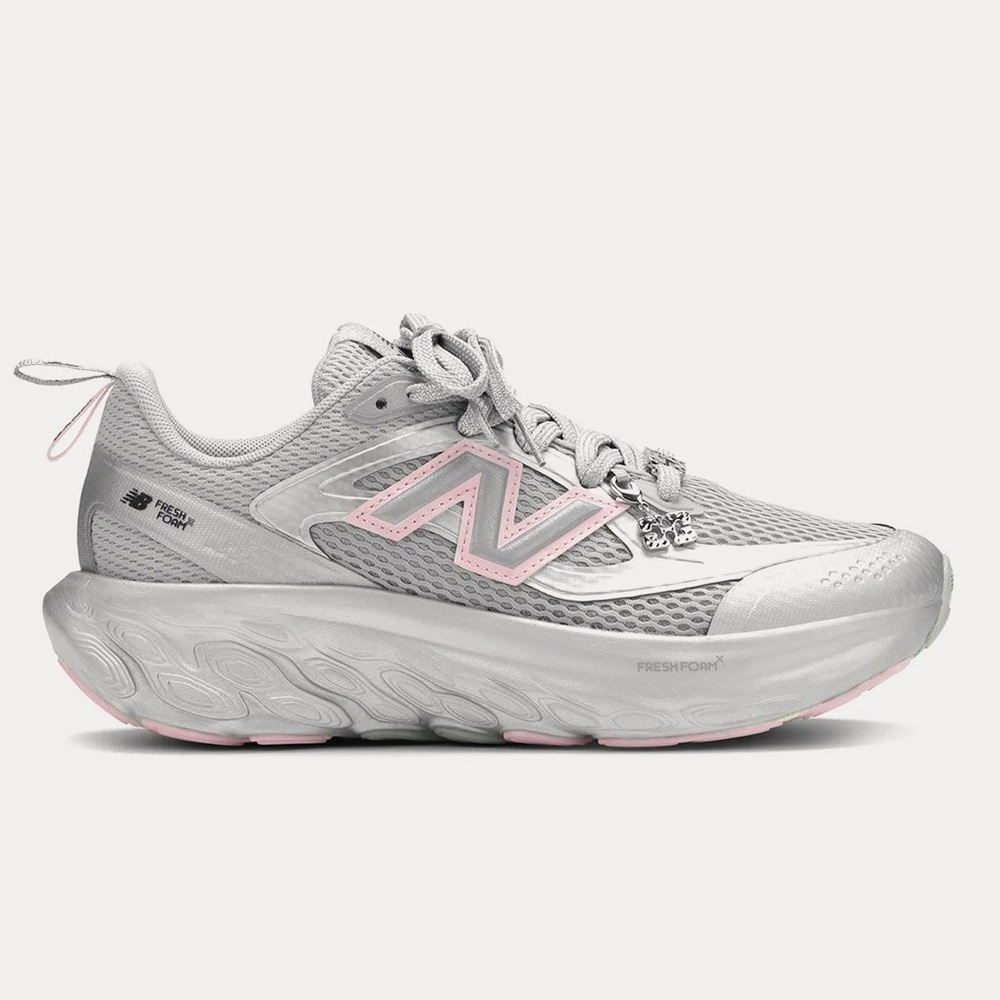 New Balance x GANNI - Fresh Foam 'FFT' Silver / Pink Low Top Sneakers